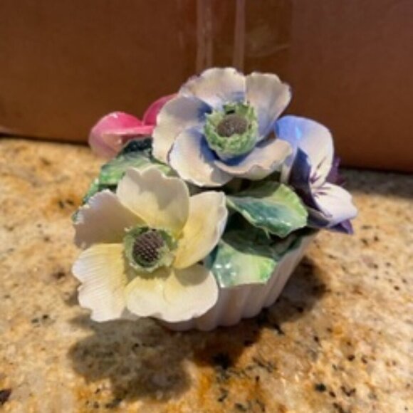 staffordshire bone china bouquet of flowers - Picture 1 of 9